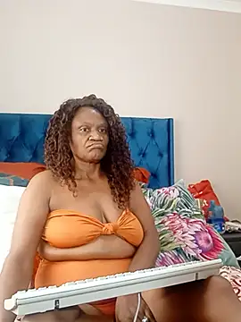 CLASSYMLF stripchat live cam model