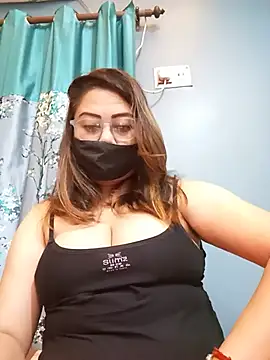 Bold-Beauti stripchat live cam model
