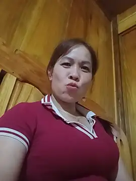 -Luni- stripchat live cam model