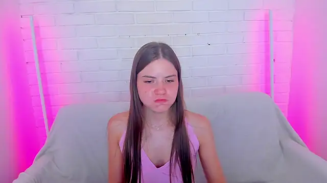 SpicyBelle stripchat live cam model