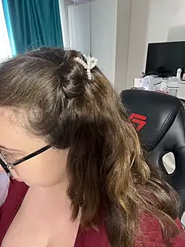DienkaGreen stripchat live cam model