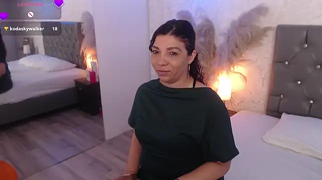 Serena_Houstonn stripchat live cam model