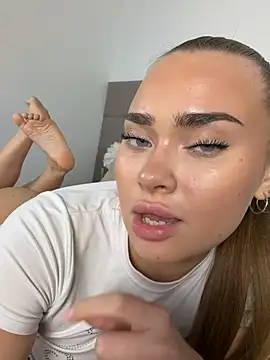 MonicaWestt stripchat live cam model