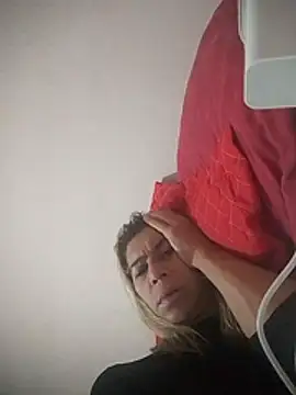 RenataAraujo stripchat live cam model