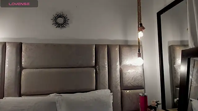CeliWoods stripchat live cam model