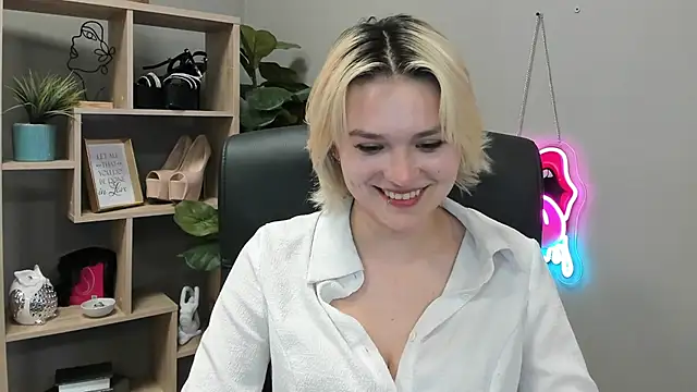 SweetLilyxo stripchat live cam model