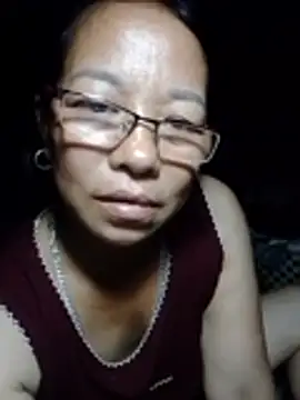 Mye_kiss stripchat live cam model