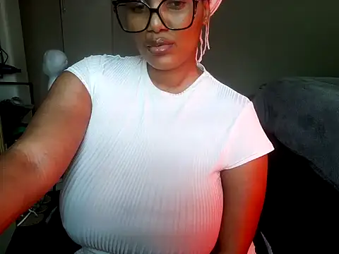 Lakwanda stripchat live cam model