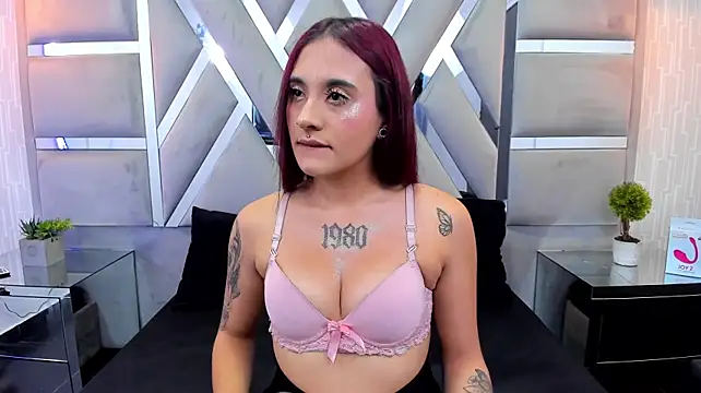 ArianaThomson stripchat live cam model