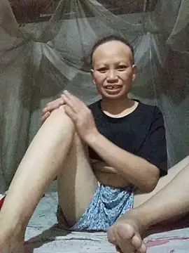 Ila-min stripchat live cam model