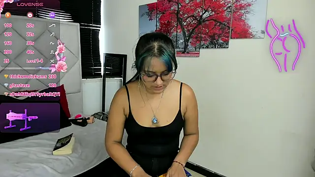 azul_moonn stripchat live cam model