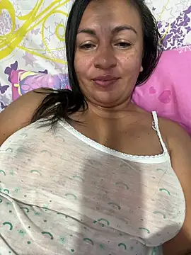 kloee_kann stripchat live cam model