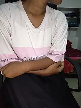 RASHMI_Lave stripchat live cam model