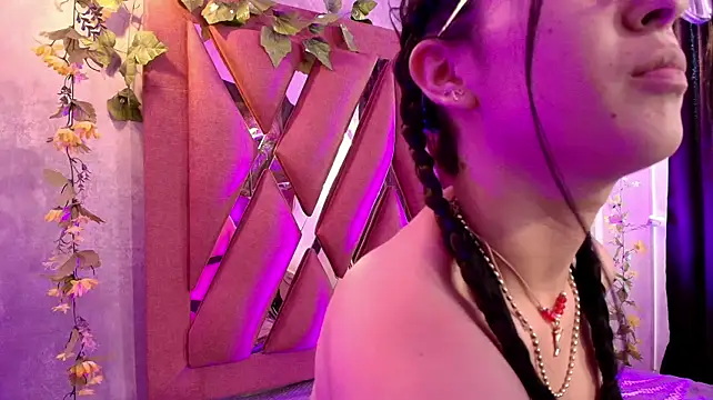 Nixie_Velvet stripchat live cam model