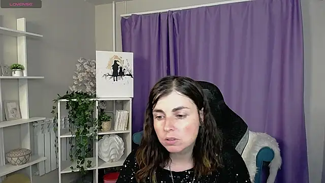 MartaEdams stripchat live cam model