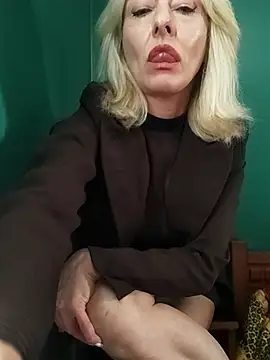 Seta385211 stripchat live cam model