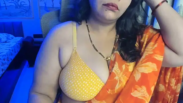 tarivishu11 stripchat live cam model