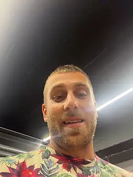 Johnytrain stripchat live cam model