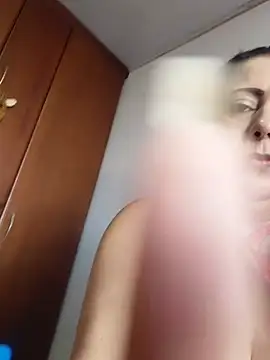 EmmaJhomson stripchat live cam model