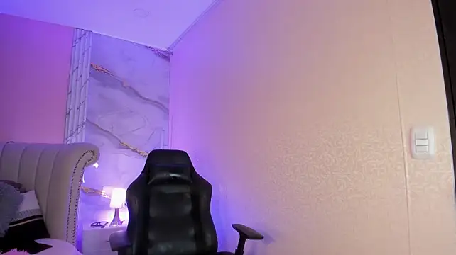 EmmaStonns stripchat live cam model