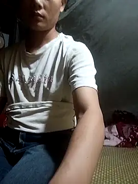 Ruaiuoi stripchat live cam model