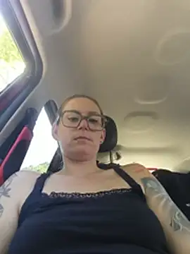 ladydivine14 stripchat live cam model
