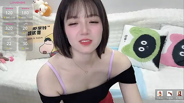 Lucy-8 stripchat live cam model