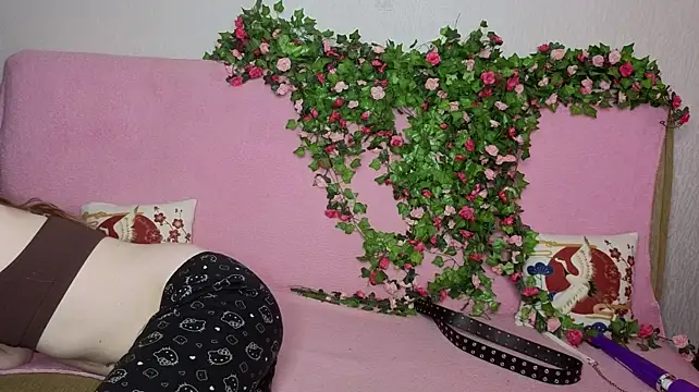 sweet4ti stripchat live cam model