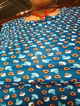 Queen_chayna stripchat live cam model