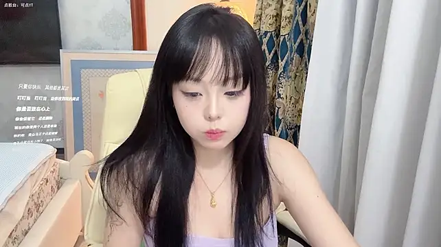 LongLongQueen stripchat live cam model