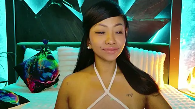 ElyaQuinn stripchat live cam model