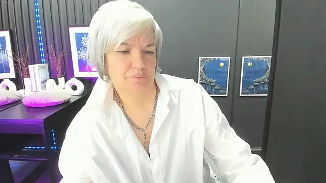 CarmenSoft stripchat live cam model