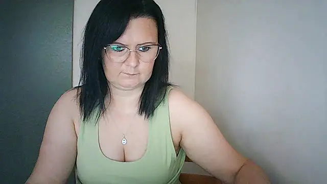 SonjaFlirt stripchat live cam model