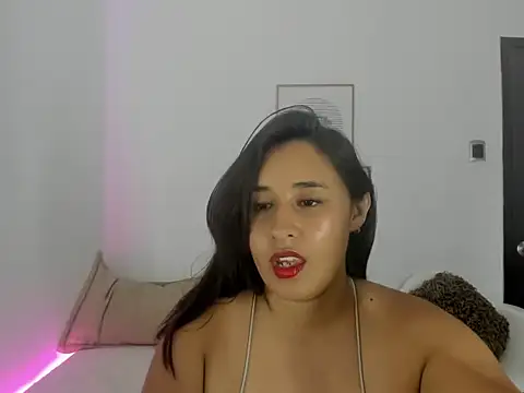 chloe__collins stripchat live cam model