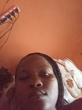 bitzivee stripchat live cam model