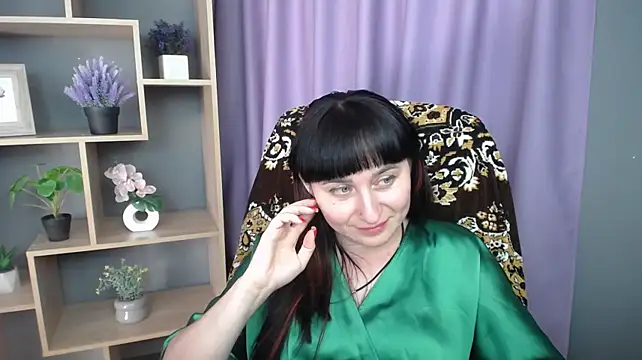 NinaFlawlees stripchat live cam model
