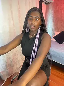 KarinaFlowers_ stripchat live cam model