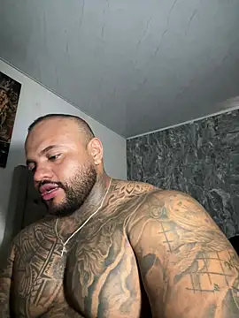 criss_zander292 stripchat live cam model