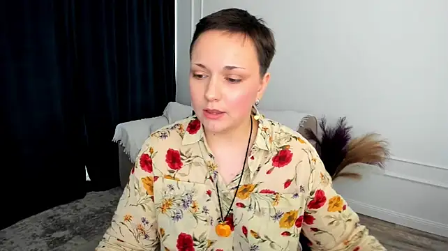 GoldenHazee stripchat live cam model