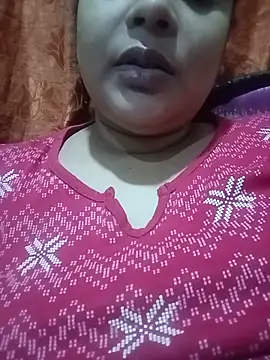 Pihu-76 stripchat live cam model