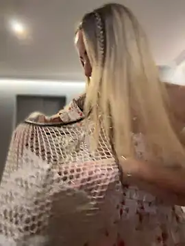 EmaSalis stripchat live cam model