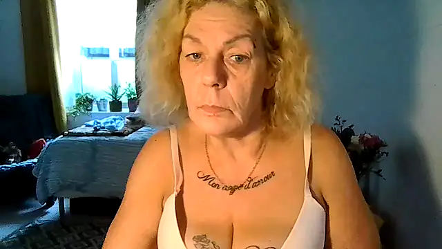 belgianshantie stripchat live cam model