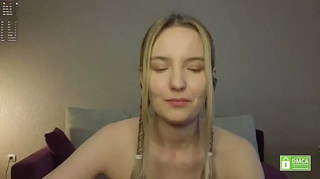HongTomczak stripchat live cam model