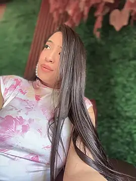 ArianaBlum stripchat live cam model