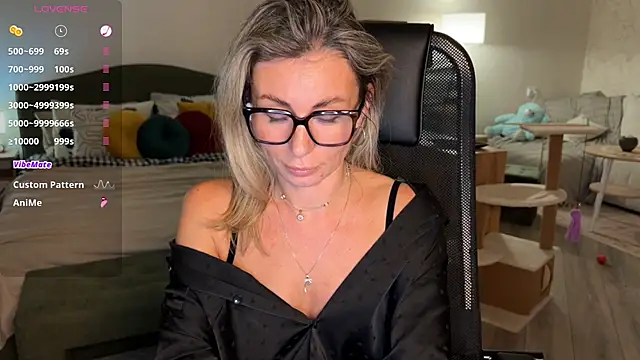 DannaEvan stripchat live cam model