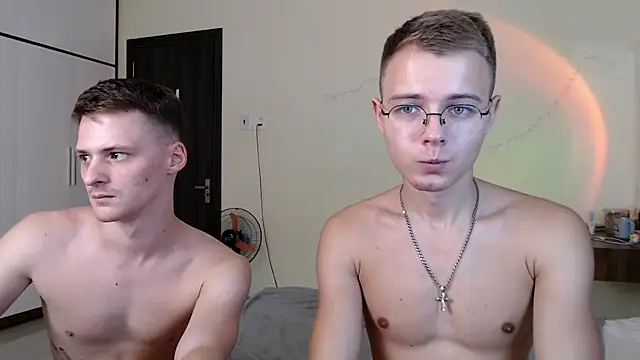 NikiKerryCum stripchat live cam model