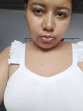 Ninibella stripchat live cam model