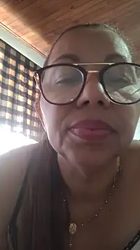 Ladymilf12 stripchat live cam model
