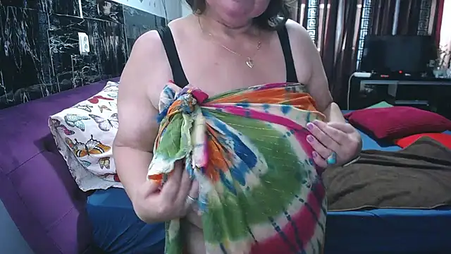 SweetMommaX stripchat live cam model