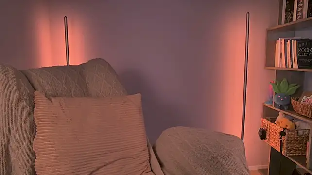 moalyn stripchat live cam model